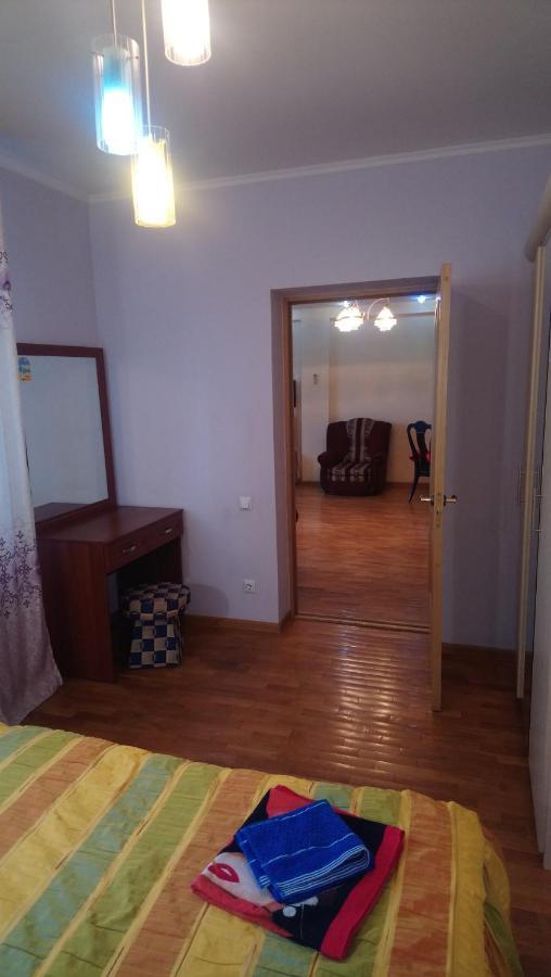 Apartment On Tole Bi Almaty Luaran gambar