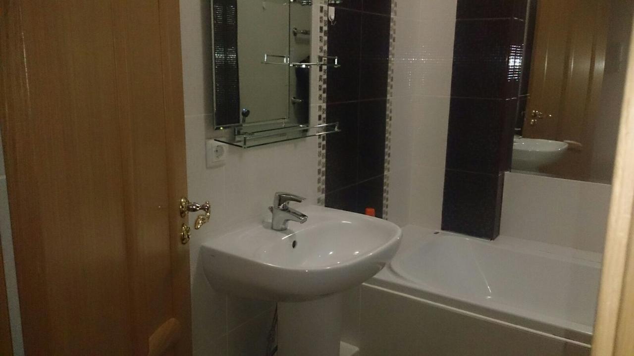 Apartment On Tole Bi Almaty Luaran gambar