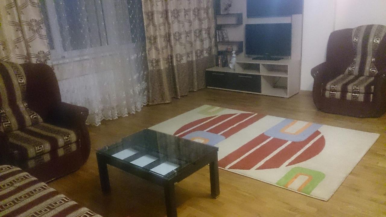 Apartment On Tole Bi Almaty Luaran gambar